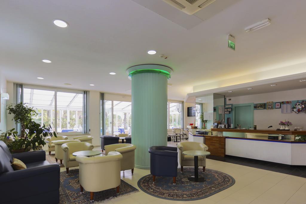 Hotel Ideal Bianchini Riccione Exterior foto
